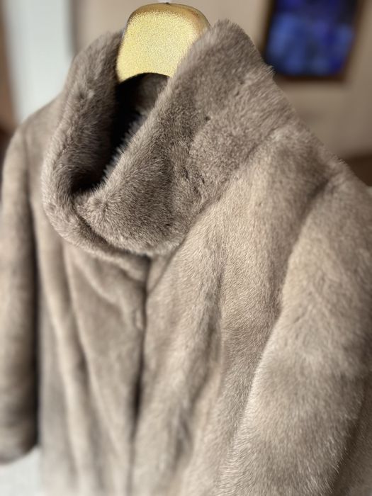 Шуба норковая. 260 000