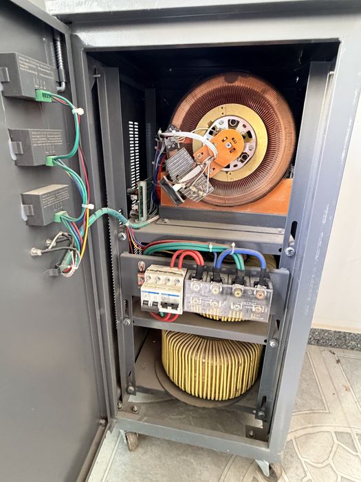 Стабилизатор Beston SVC-D30000VA 110-250V