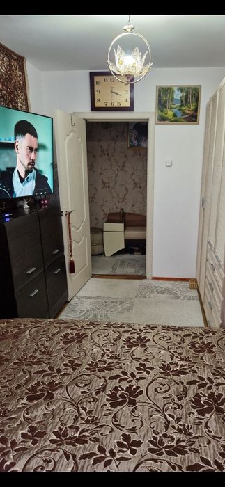 Продам 4 комнатную квартиру