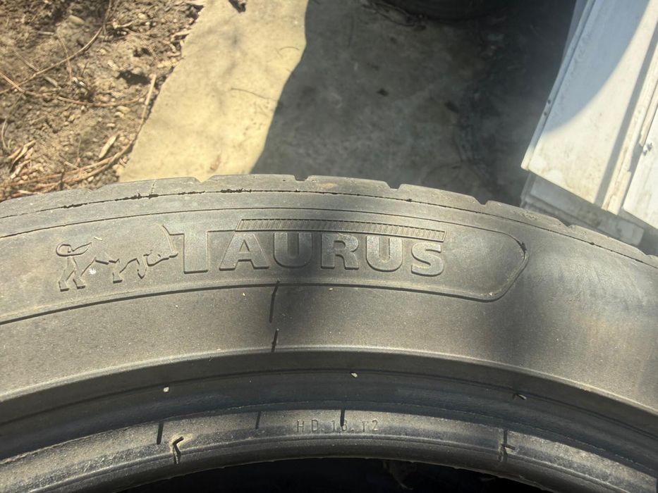 Cauciucuri Anvelope de Vara 245/45/18 Taurus