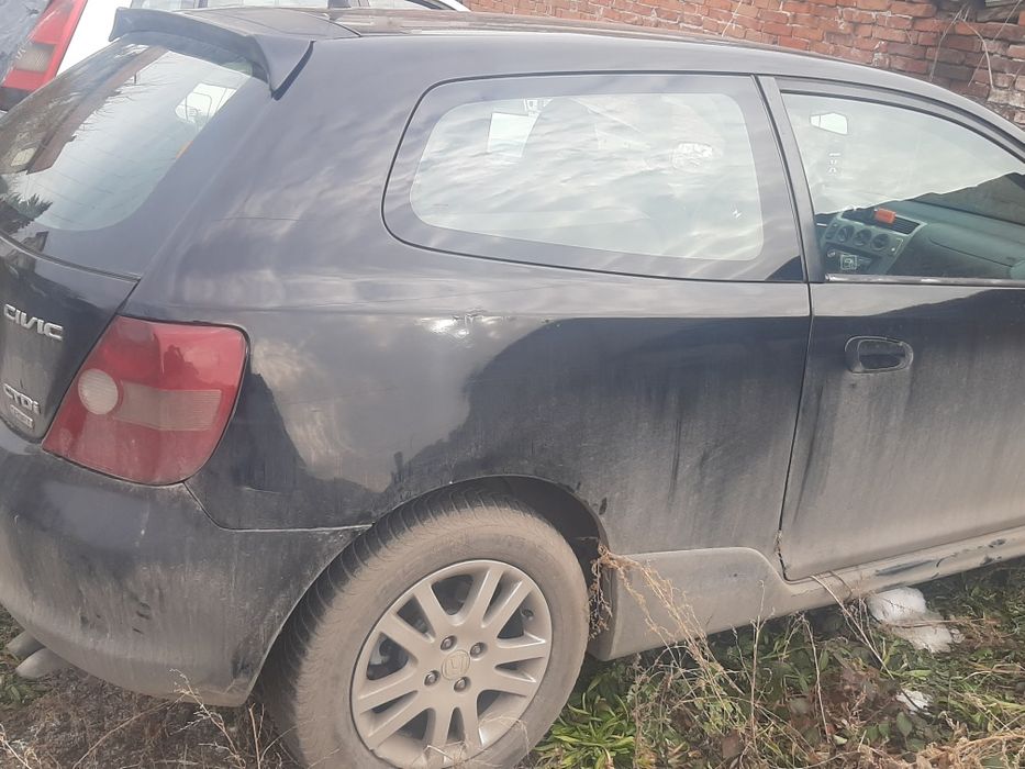 Хонда  сивик 1 .7дизел.2005год.перфектен двигател,скорости,радиатори