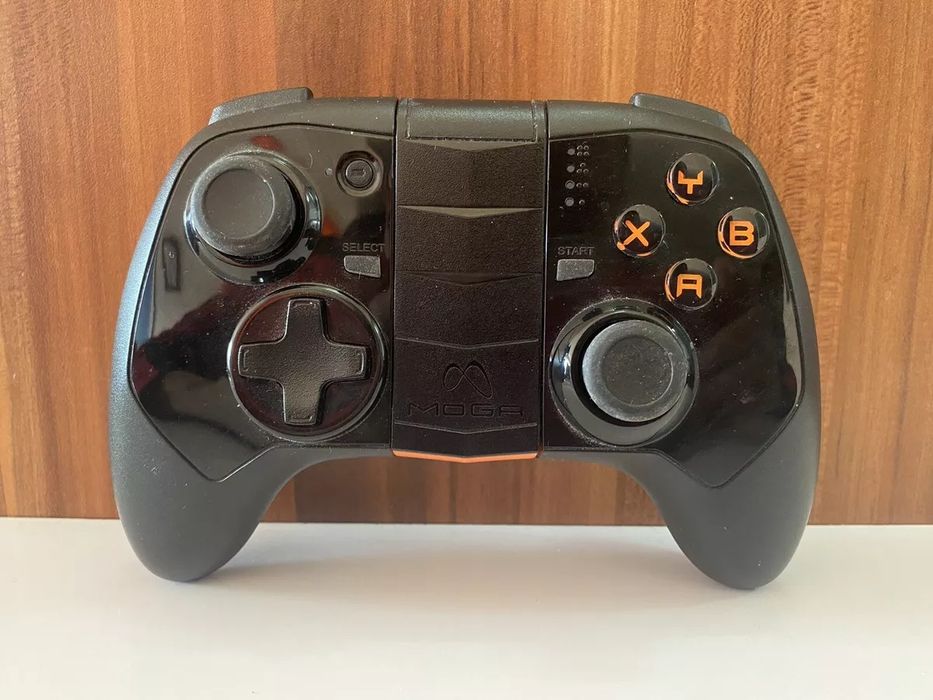 Controler de joc MOGA Pro pentru telefoane Android