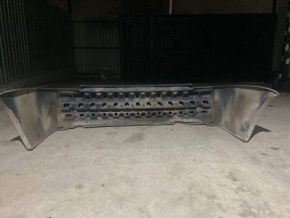 Продам задний бампер на приора 1