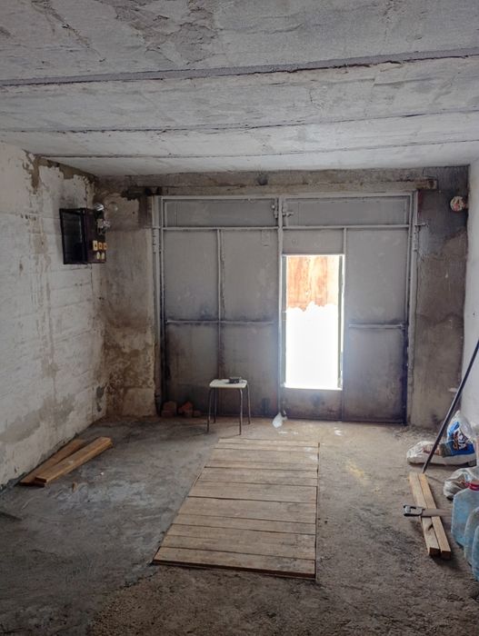 Продам гараж в 10 общ