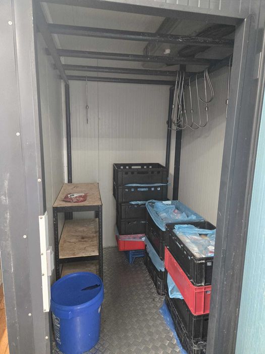 Vand afacere (macelarie) la cheie