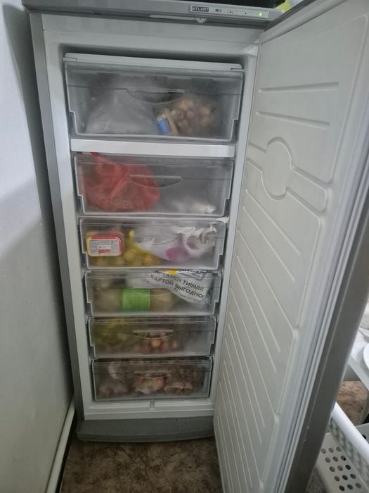 Продам морозильник