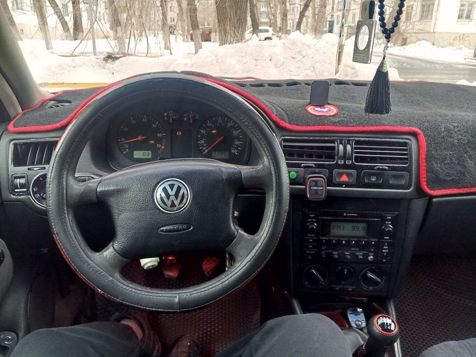 Продам машину volkswagen jetta 4