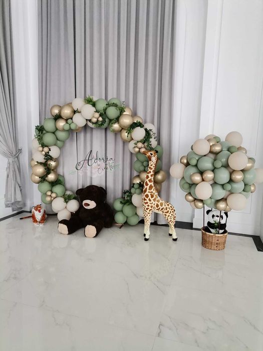 Decor tematic cu baloane pentru evenimente