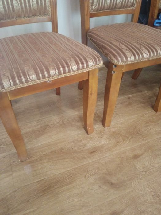 Продается стол со стульями