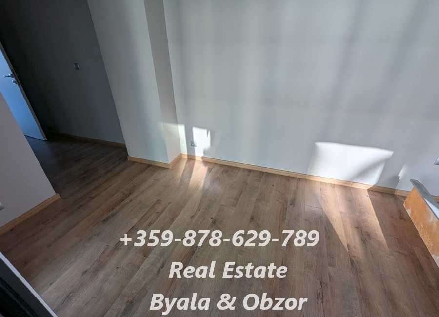 Продава се Тристаен апартамент в Обзор - 95 кв.м за 872 €/кв.м - Снимка #11