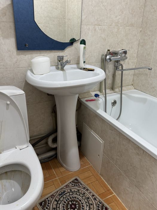 Раковина с зеркалом