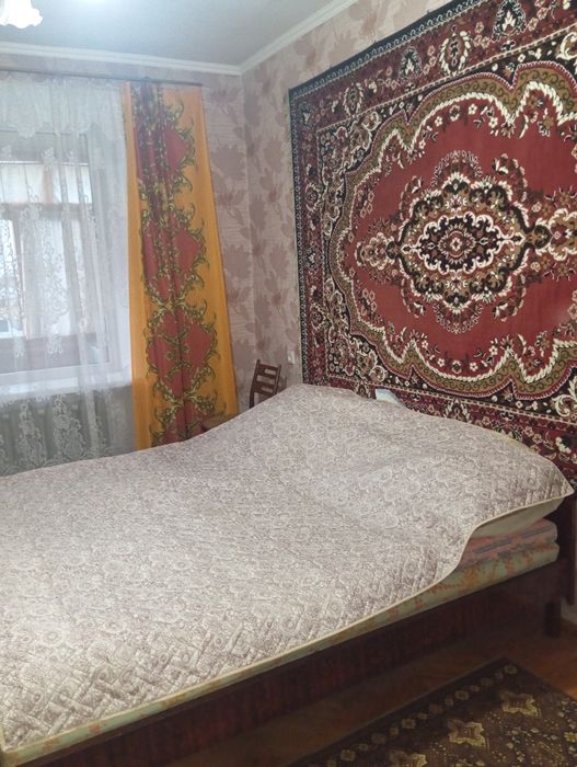 Сдам на длительный срок однокомнатную благоустроенную кв в центре