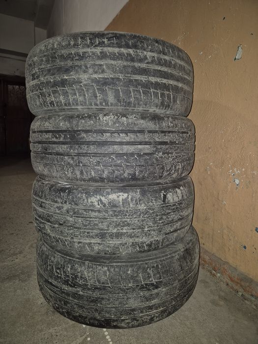 Продам б/у летние шины 215/55/17 triangle