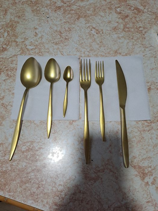 Набор столовых приборов