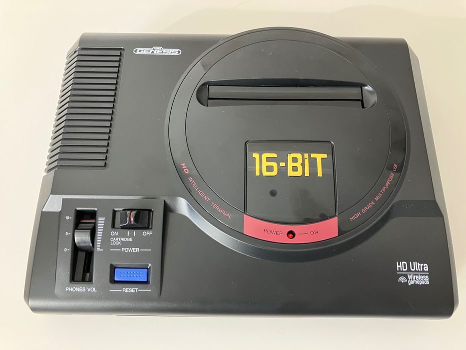 Игровая приставка SEGA