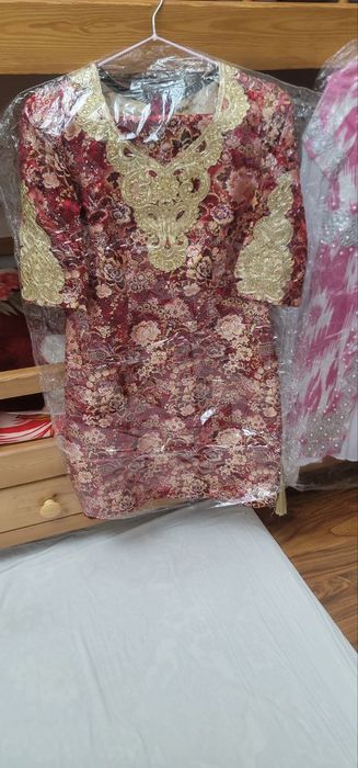 Kelinlar ko'ylaklari sotiladi