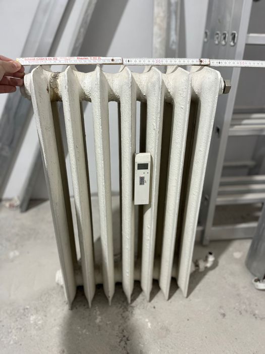 3 броя чугунени радиатори