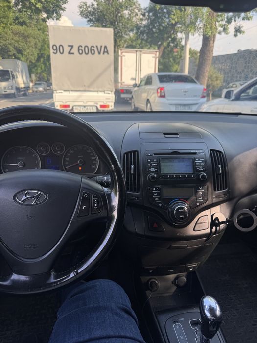 hyundai i30 2009- yil. avtomat karobka ideal xolatda