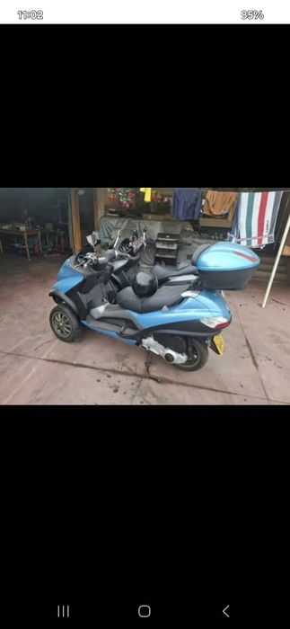 Vand Piagio D300 cel.negru și D250 Cel albastru