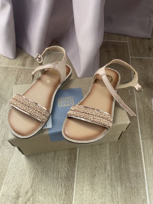 Нови сандали Gioseppo