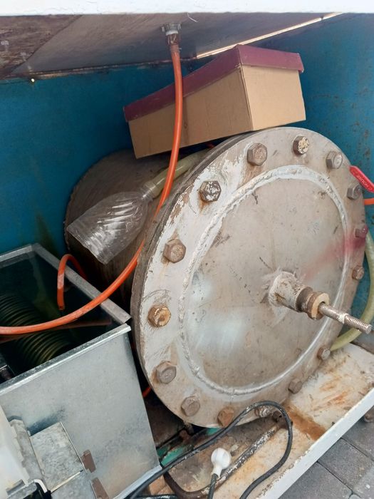 Продается газ бутка в хорошем состоянии  холодит отлично .