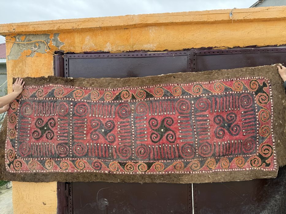 Киіз кілем сатылады