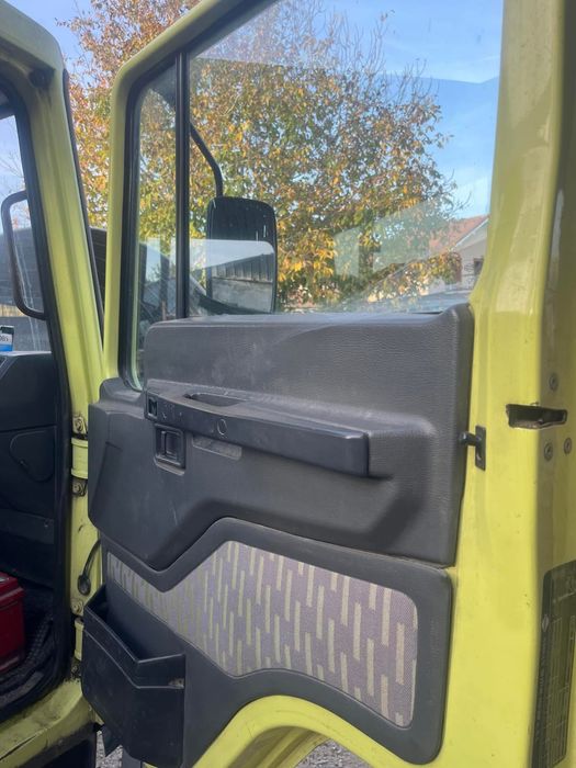 Vand Nissan N1 L35 autoutilitara camioneta