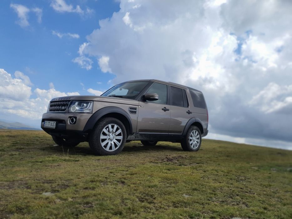 Discovery 4 3.0 TDV6 Automat 4x4 2016 – Piele crem, Navi, Cameră