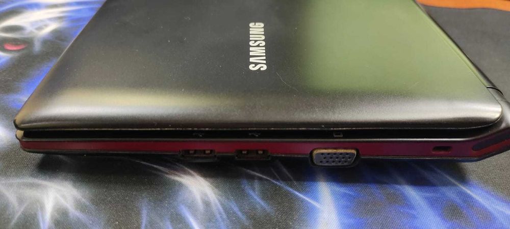 Нетбук Samsung NP-N145 Plus