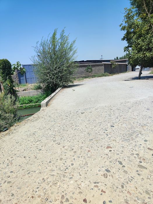 Ўртасаройда теплица 15 сотих сотилади