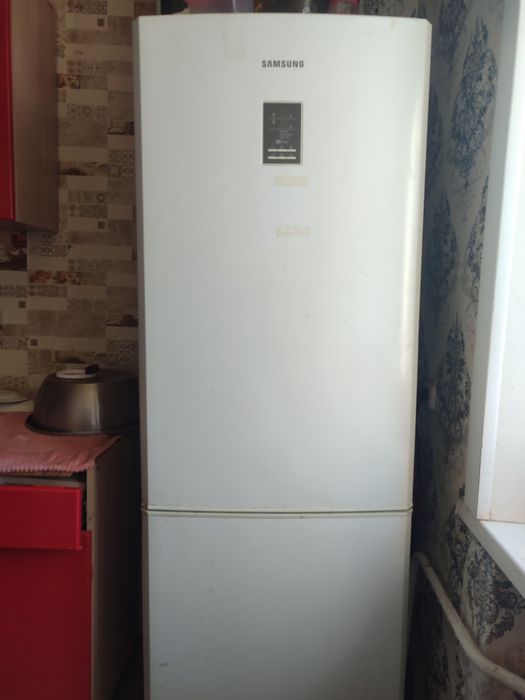 Продам холодильник