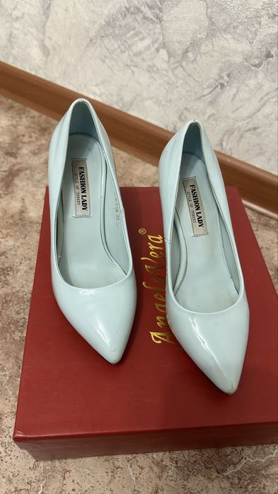 Продам туфли размер 33