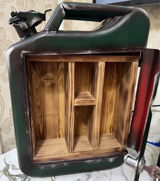 Бар в виде канистры