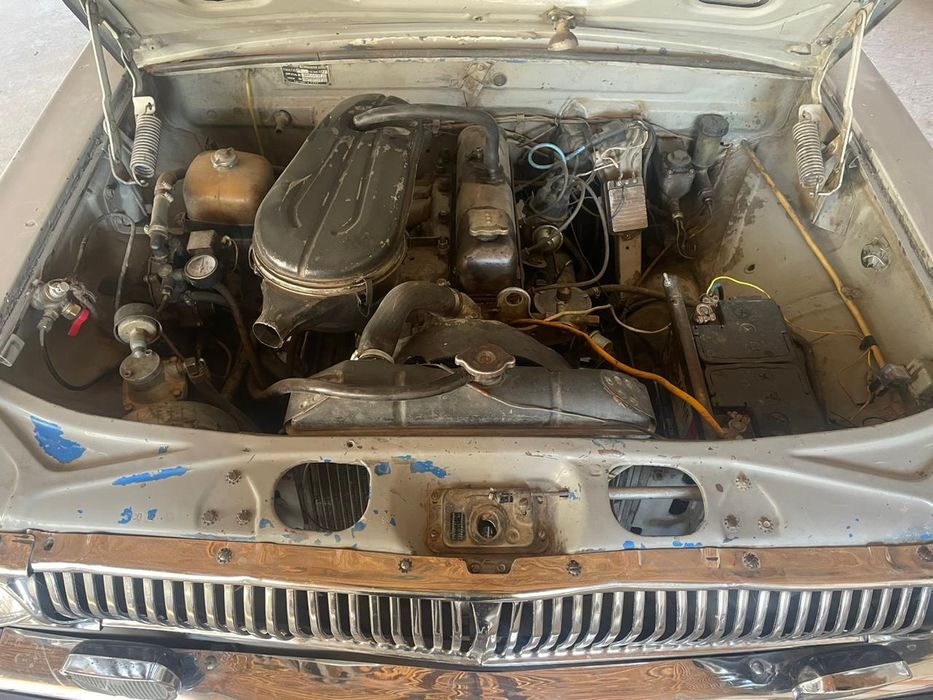 Волга машинаси бор