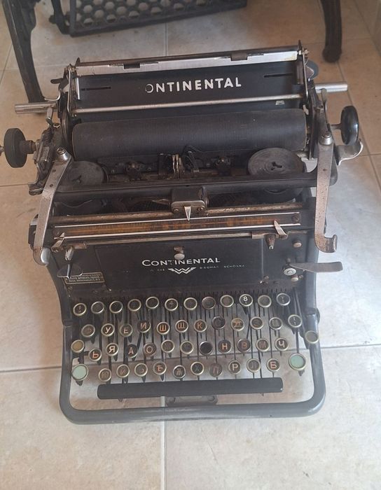 Пишеща машина Континентал