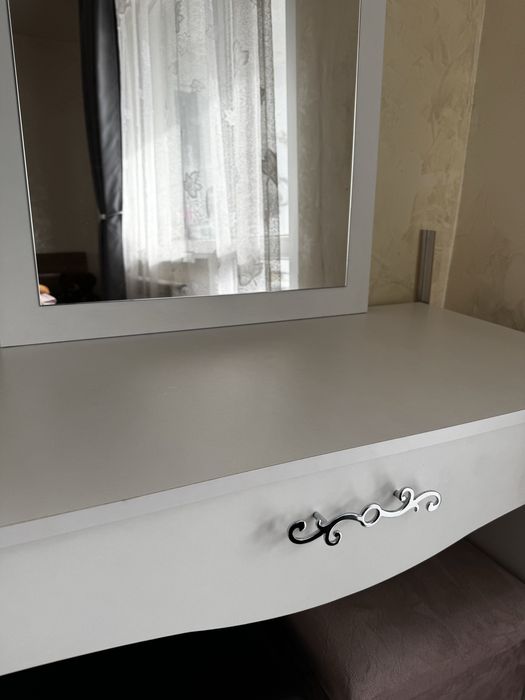 Нова тоалетка за грим