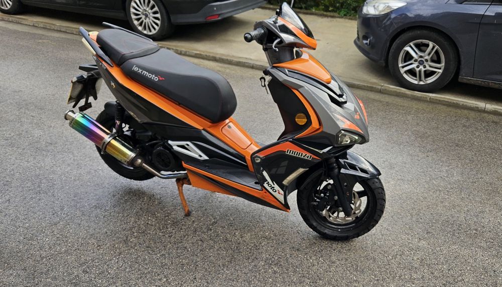 Скутер Lexmoto Monza 125