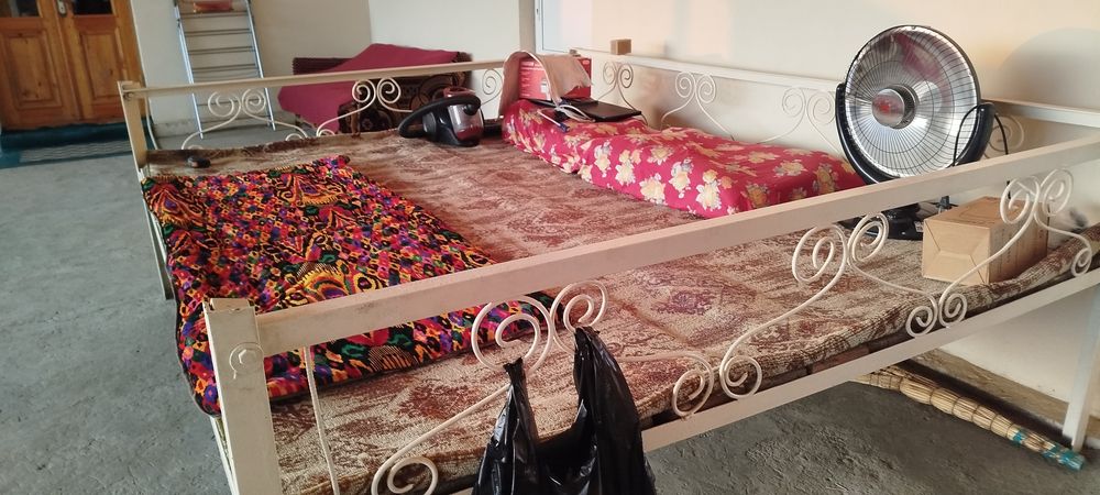 Karavot So'ri Tapchan (metalichiskiy)