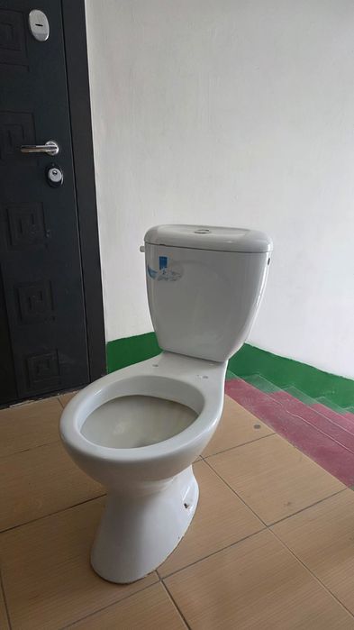 Унитаз. 11000 тг.