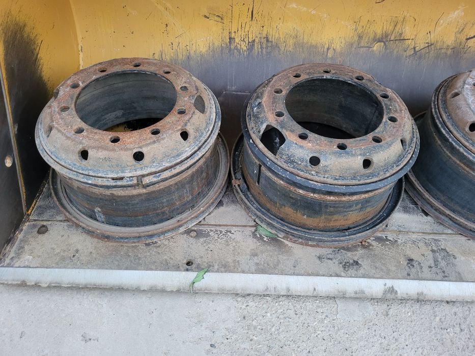 Диски  от камаза.