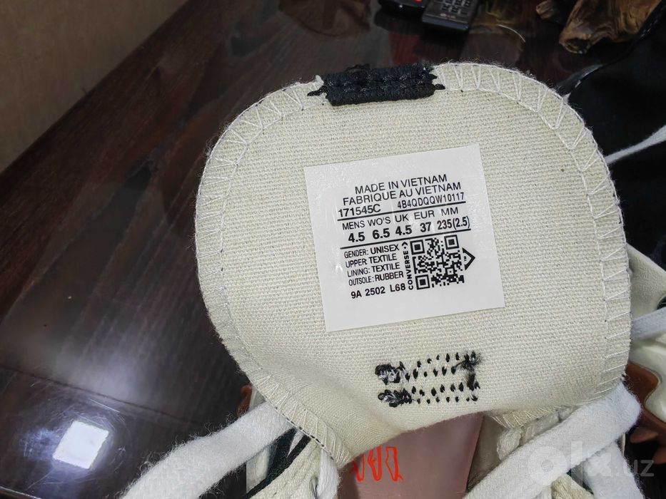 Продам новые кроссовки converse