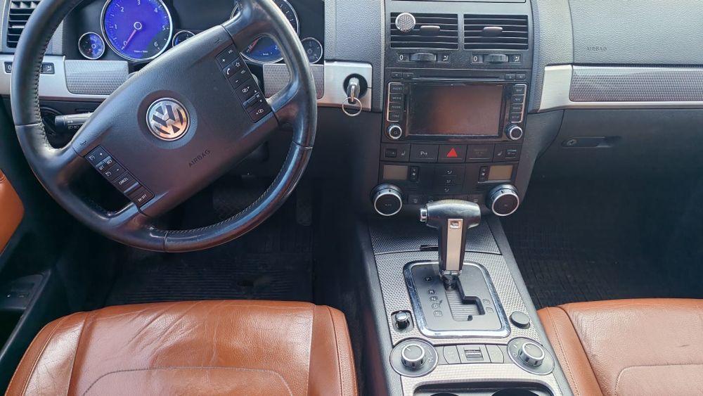 Vând Volkswagen Touareg 4500 € Negociabil