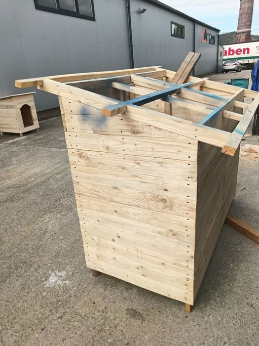 Cușcă pentru găini