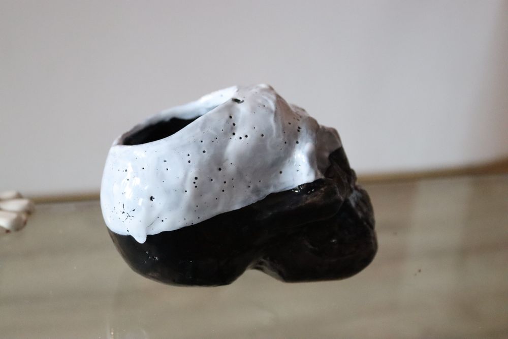 Cutie craniu ceramica făcută manual handmade