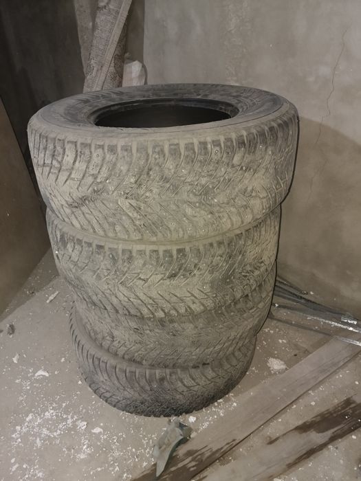Продам зимние шины