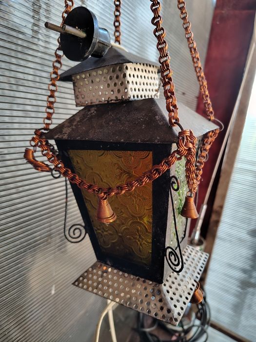 Lampa veche pe curent