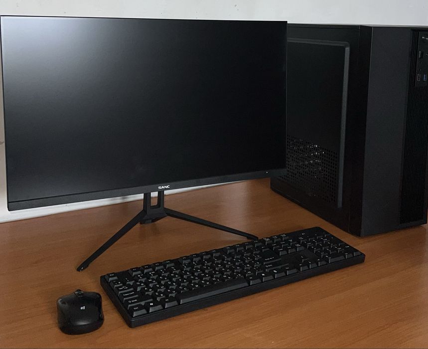 Компьютер со всей периферией