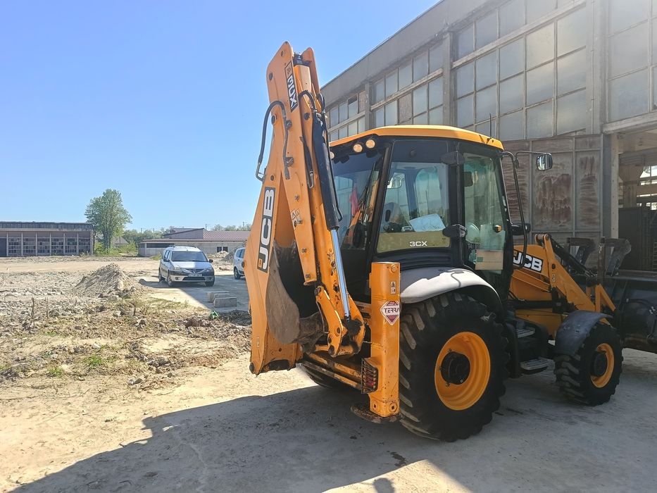 Vând Buldoexcavator JCB 3CX (Varianta 3CX 14MFWM) – An 2019 – 4x4
