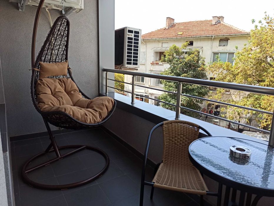 Апартамент за нощувки Азалия