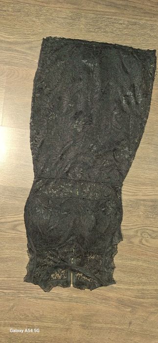 Черна дантелена рокля